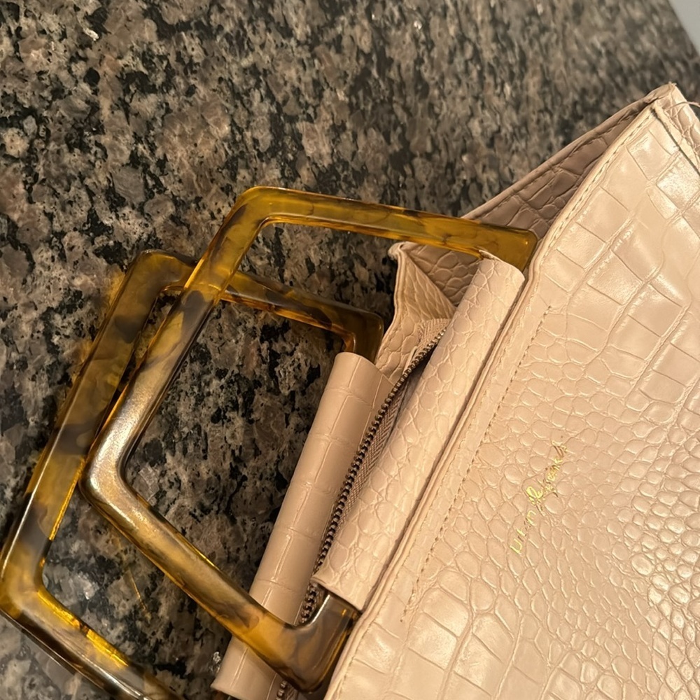 Urban originals iconic love bag - Picture 12 of 12